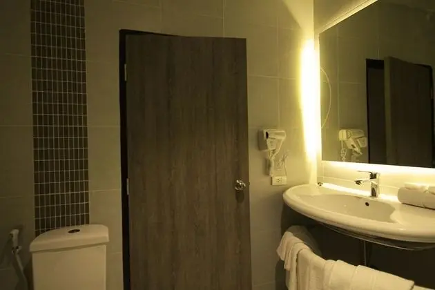 Standard Queen Room