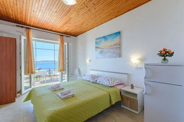 Tek Büyük Yataklı Oda (Double Room with Terrace and Sea View)