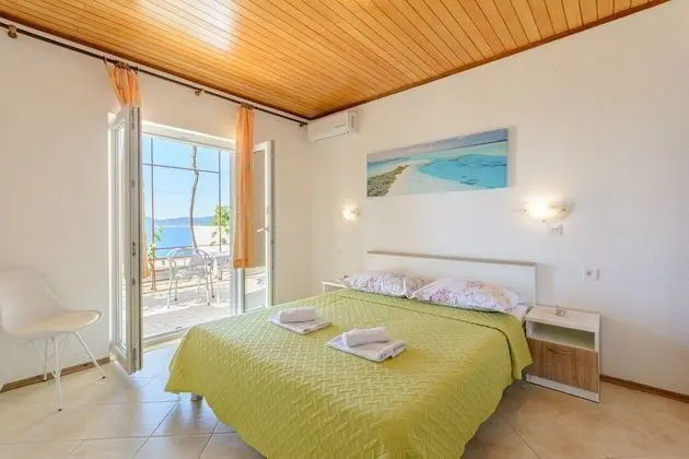 Tek Büyük Yataklı Oda (Double Room with Terrace and Sea View)