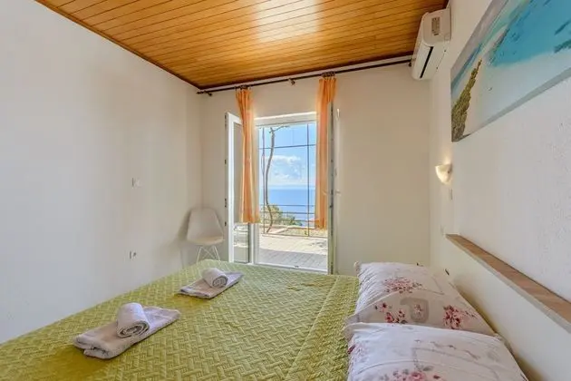 Tek Büyük Yataklı Oda (Double Room with Terrace and Sea View)