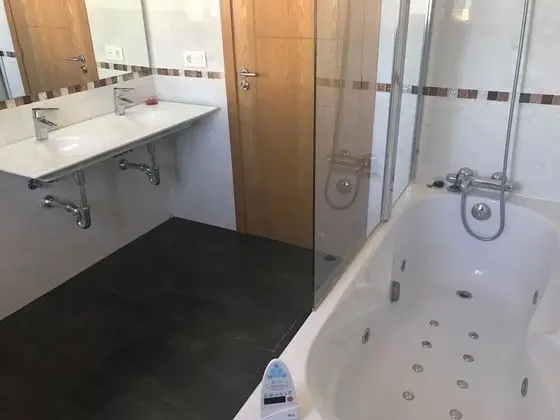 Panoramic Tek Büyük Yataklı Oda, Ortak Banyo