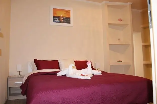 Üç Kişilik Oda