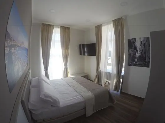 Standard Tek Büyük Yataklı Oda