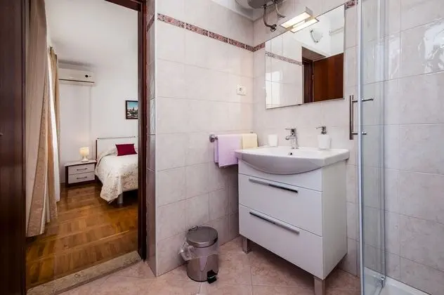 Basic Tek Büyük Yataklı Oda