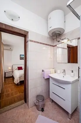 Basic Tek Büyük Yataklı Oda