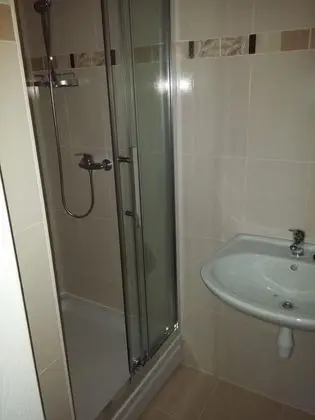 Tek Büyük Yataklı Oda, 1 Çift Kişilik Yatak (Rea)