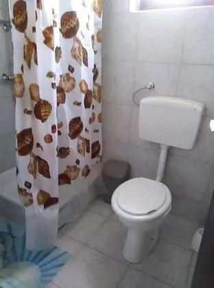 Standard Üç Kişilik Oda, Ortak Banyo