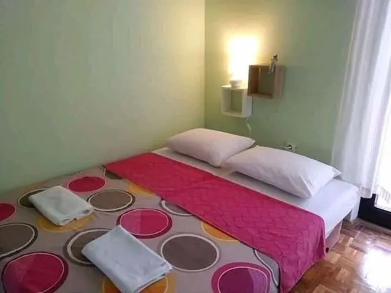 Tek Büyük Yataklı Oda, Ortak Banyo