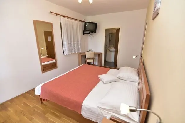 Tek Büyük Yataklı Oda (1)