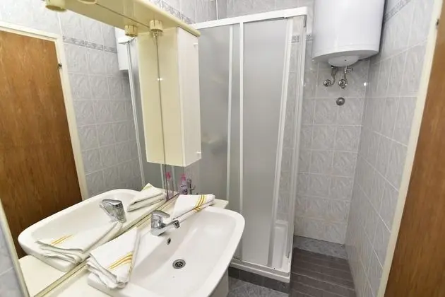 Tek Büyük Yataklı Oda (1)