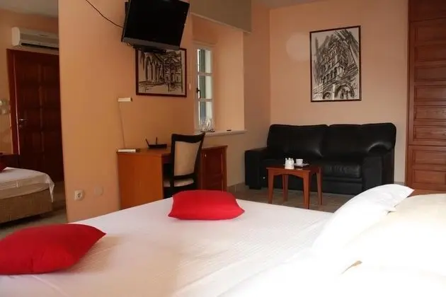 Standard Tek Büyük Yataklı Oda