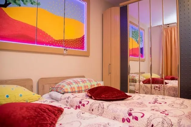 İki Ayrı Yataklı Oda, Ortak Banyo (2)