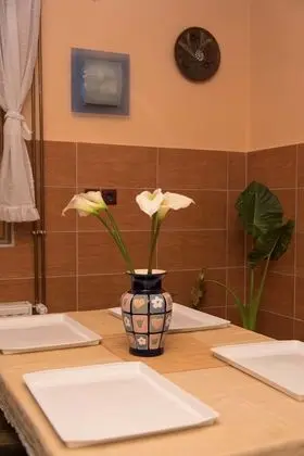 Tek Kişilik Oda, Ortak Banyo (3)