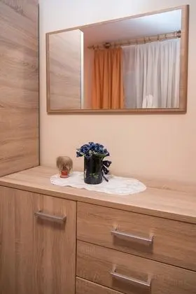 Tek Kişilik Oda, Ortak Banyo (3)