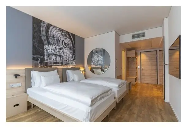 Tek Büyük Yataklı Oda (roomz Style with Bench)