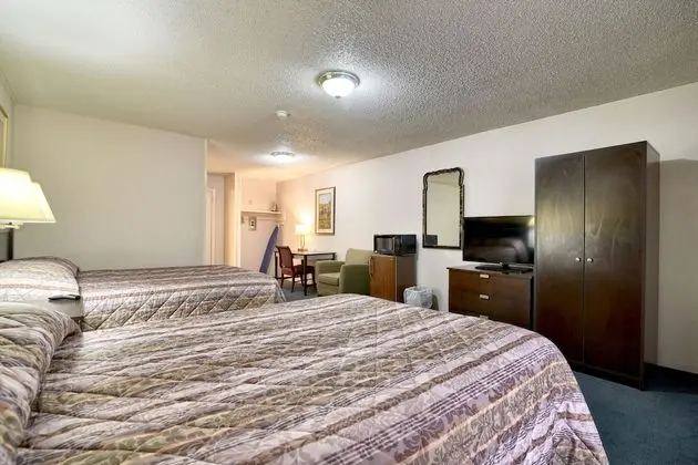 Courtside Room  2 Double Beds