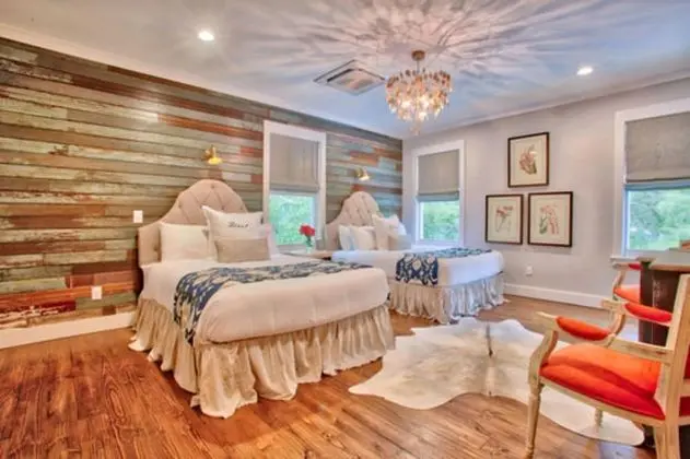Oda, Özel Banyo (The Sawgrass Suite)