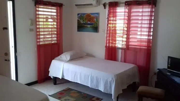 Standard Oda (with Air Conditioning )