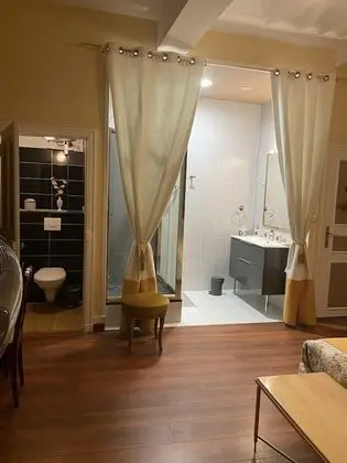Comfort Çatı Katı (Loft), 1 Yatak Odası, Bağlantılı Odalar, Bahçe Manzaralı (Jaune)