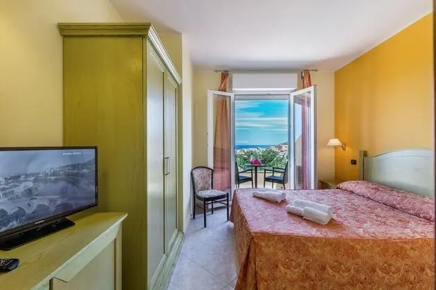 Tek Büyük Yataklı Oda, Balkon, Deniz Manzaralı