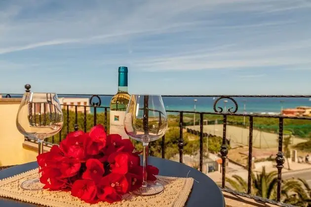 Tek Büyük Yataklı Oda, Balkon, Deniz Manzaralı