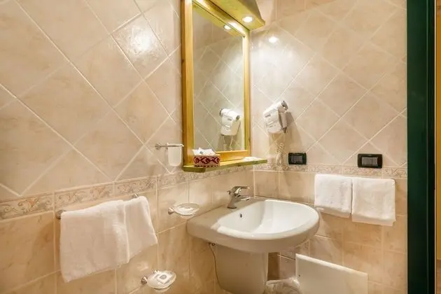 Üç Kişilik Oda, Balkon, Deniz Manzaralı