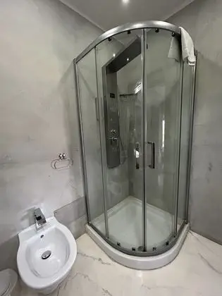 Üç Kişilik Oda, Teras