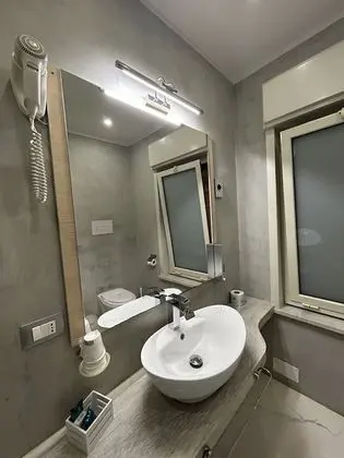 Üç Kişilik Oda, Teras