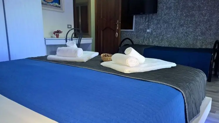 Üç Kişilik Oda, Teras