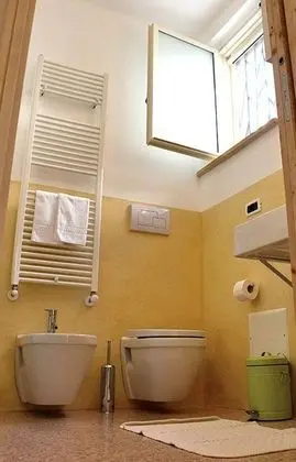 Üç Kişilik Oda
