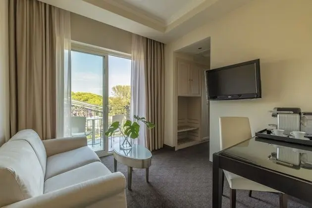 Süit, Balkon, Göl Manzaralı