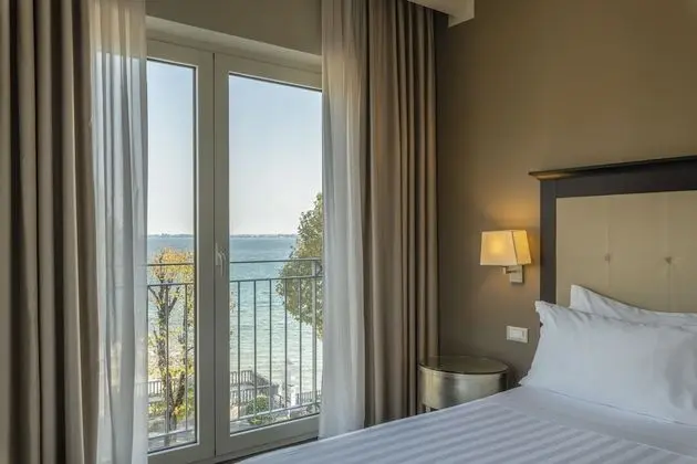 Süit, Balkon, Göl Manzaralı