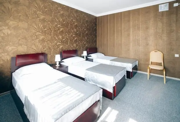 Üç Kişilik Oda