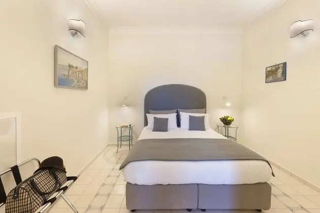 Deluxe Tek Büyük veya İki Ayrı Yataklı Oda, Banyolu/Duşlu, Avlu Manzaralı