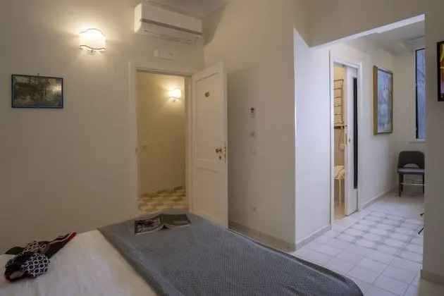 Deluxe Tek Büyük veya İki Ayrı Yataklı Oda, Banyolu/Duşlu, Avlu Manzaralı