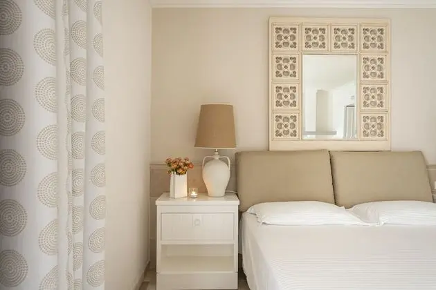 Deluxe Tek Büyük veya İki Ayrı Yataklı Oda (1)