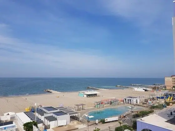 Dört Kişilik Oda, Deniz Manzaralı