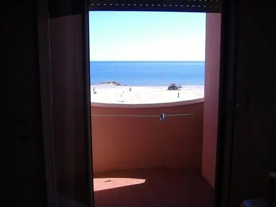 Tek Büyük veya İki Ayrı Yataklı Oda, Deniz Manzaralı