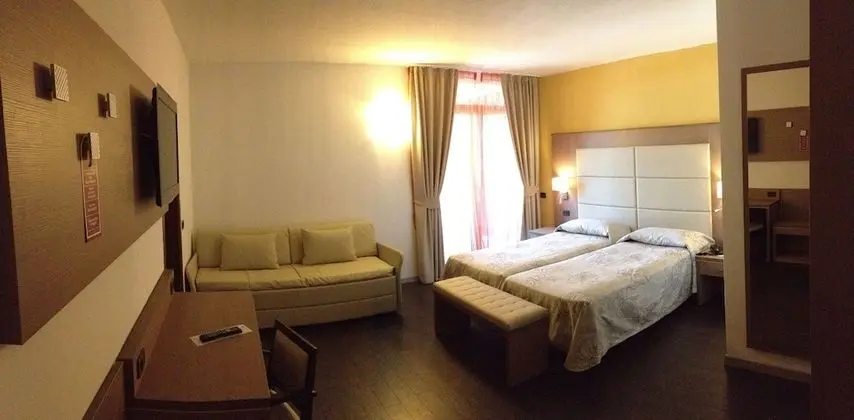 Family Üç Kişilik Oda