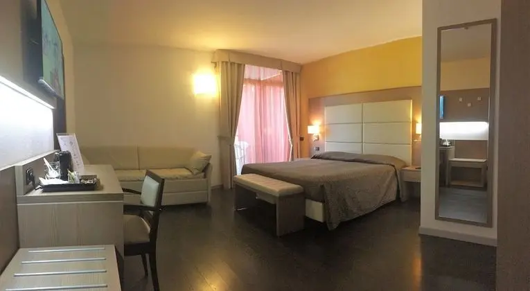 Family Üç Kişilik Oda