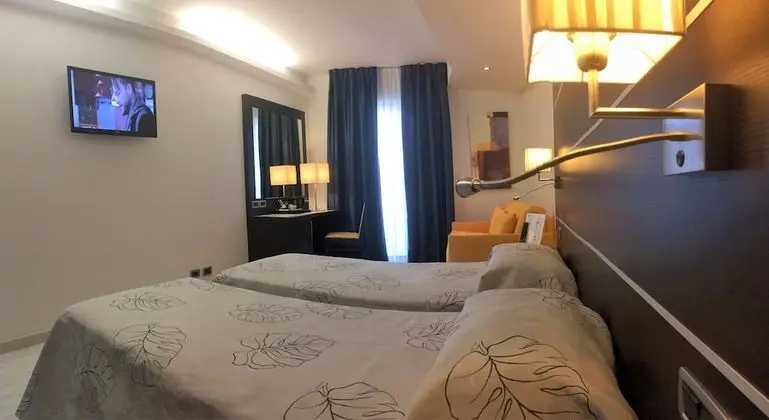 Standard Tek Büyük Yataklı Oda