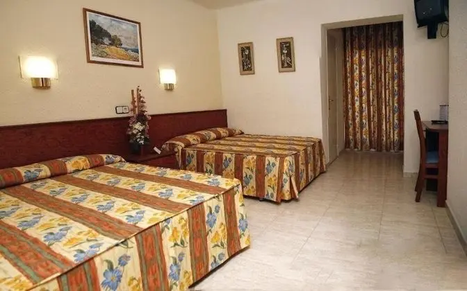 Dört Kişilik Oda (4 adults)