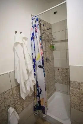 Comfort Tek Büyük veya İki Ayrı Yataklı Oda