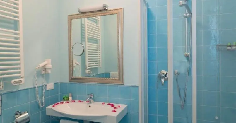 INDIVIDUAL ROOM