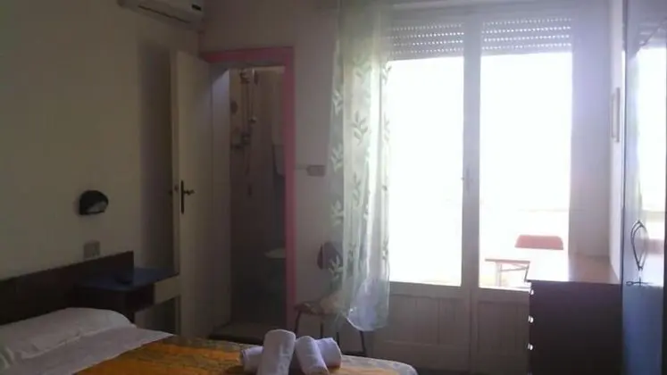 Üç Kişilik Oda