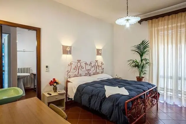 Standard Tek Büyük Yataklı Oda