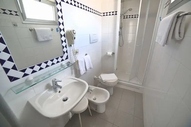 Economy Tek Büyük veya İki Ayrı Yataklı Oda
