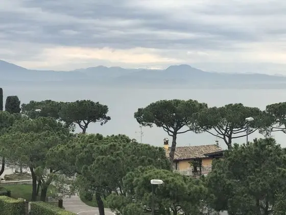Comfort Tek Büyük Yataklı Oda, Balkon, Kısmi Göl Manzaralı