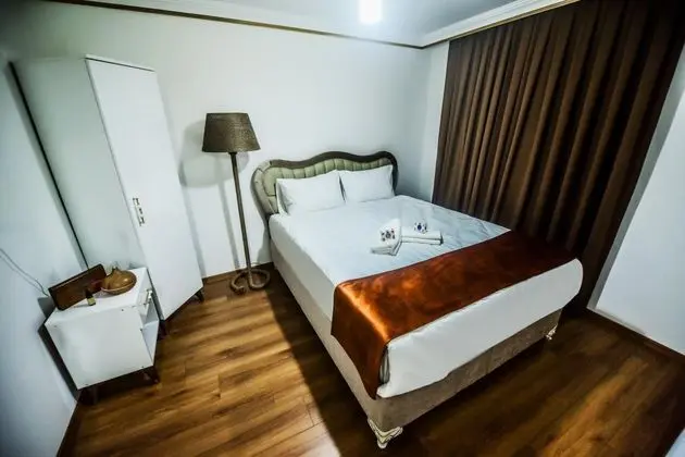 Suite, Bahçe Manzaralı, Fransız Balkonlu