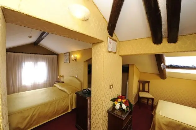 Economy Tek Büyük Yataklı Oda